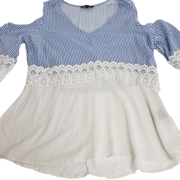 UNIQUE Spectrum Cold Should Bell Sleeve Top M VGUC - Picture 13 of 13